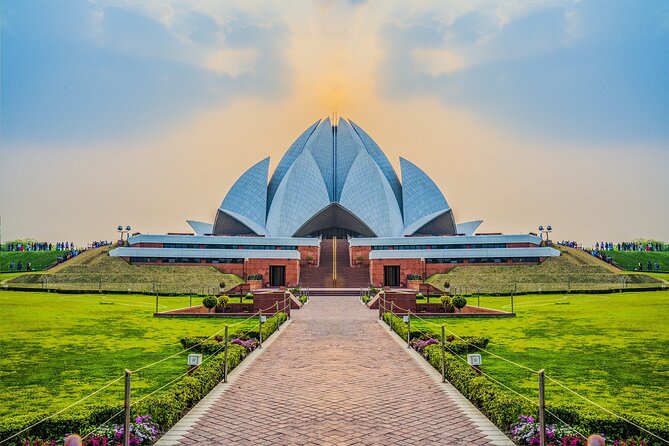Full Day Private Tour Of Old & New Delhi - Old Delhi and New Delhi in one smooth day