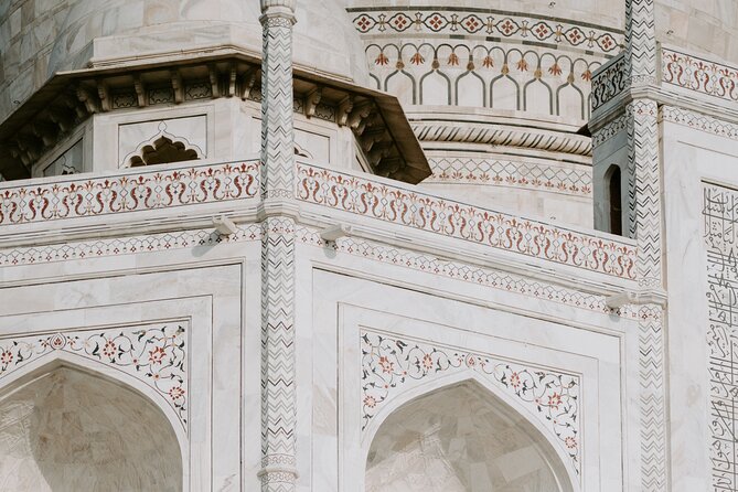 Full Day Private Tour to Taj Mahal and Agra Fort from Delhi - Taj Mahal in the morning light: timing, entry, and what to focus on