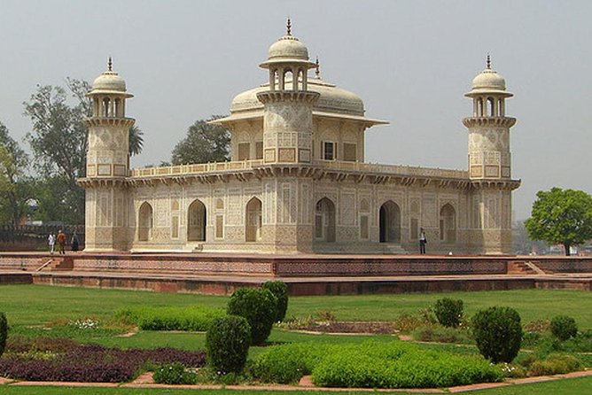 Full Day Taj Mahal Tour by Gatimaan Express Train - Why Gatimaan Express makes this Taj Mahal day trip feel different