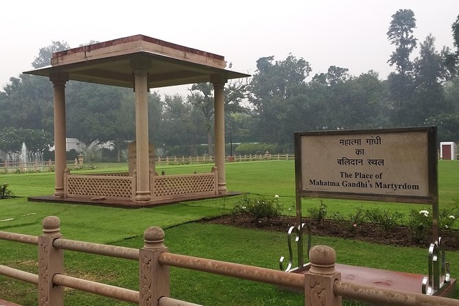 Full Day Tour of Delhi With Guide & Entrances - Raj Ghat and Gandhi Smriti: Paying Respect in Two Different Ways