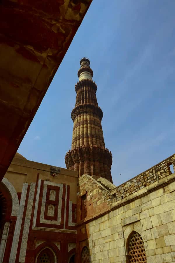 Full Day Tour of Old & New Delhi with India Iconic Red fort - A One-Day Mix of Old Delhi Energy and New Delhi Grandeur