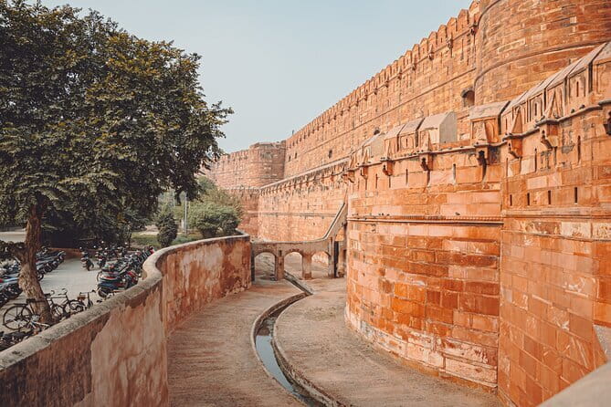 Golden Triangle 3 days Tour to Delhi Agra and Jaipur - City Palace and Jaipur’s Mughal-Rajput blend: power on display, still human-sized