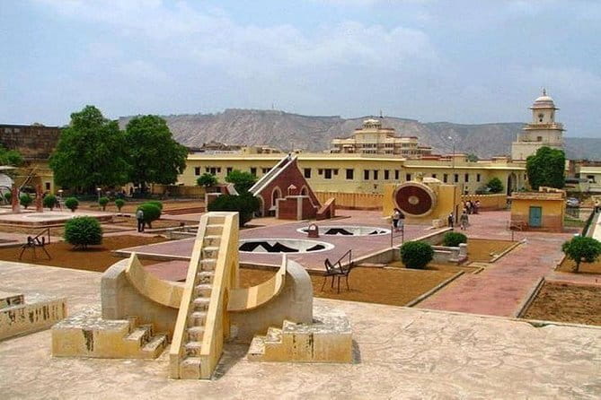 Golden Triangle - Delhi- Agra -Jaipur - Jaipur: Amer Fort, palaces, and photo stops like Jal Mahal and Hawa Mahal
