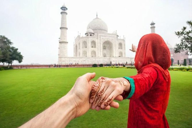 Golden Triangle Tour 05 Night / 06 Days - Airport Pickup + First Delhi Night: start with less stress