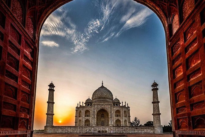 Golden Triangle Tour 05 Night / 06 Days - Qutub Minar: UNESCO-scale wonder with extra entry fees