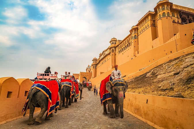 Golden Triangle Tour - Day 4 to Day 5 transition: Fatehpur Sikri’s scale and then Jaipur’s first night
