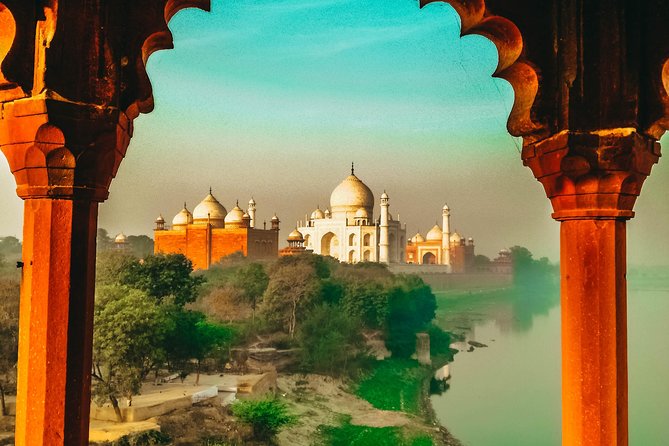 Golden Triangle with Udaipur Tour - Udaipur transfer and the shift in pace: lakes, palaces, and leisure time
