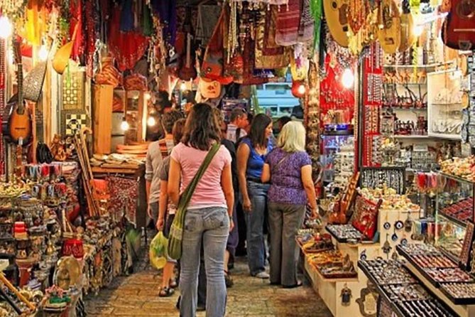 Guided Shopping Tour of Old Delhi and New Delhi - The First Market Block: Getting Oriented in New Delhi