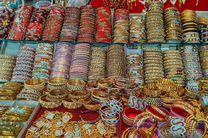 Half Day Delhi Shopping Tour With Shopping Consultant - How the Shopping Consultant Should Feel in Action