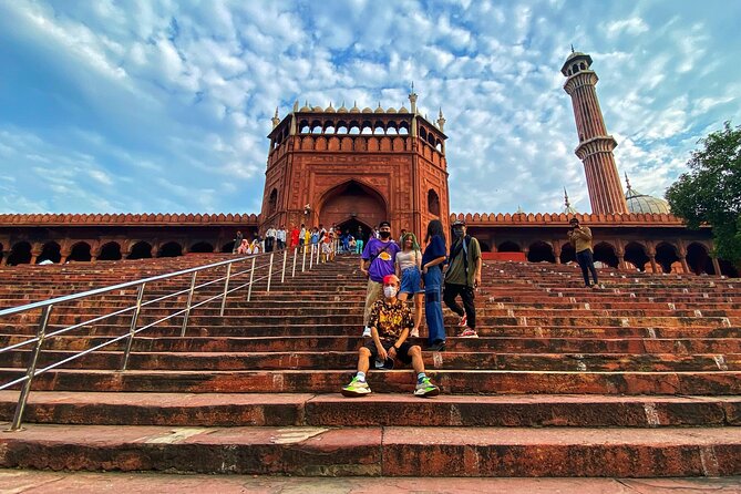 Half-Day Premium Classic Old Delhi Cycling Tour - Unity in Diversity - Jama Masjid: Mughal scale, “World-reflecting” meaning, and a major moment