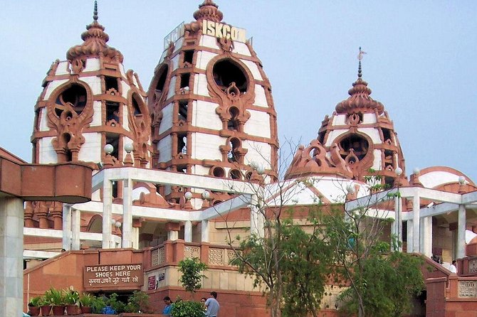 Half Day Religious Enlightenment - ISKCON Delhi: Krishna devotion and a temple built for worship