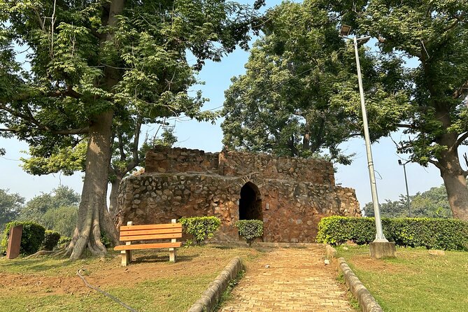Hauz Khas Village: A Self Guided Walking Tour - Sultan Firoz Shah Tughlaq Tomb: slow down at the center
