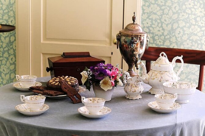 High Tea At The Atrium Restaurant, Imperial Hotel, New Delhi - Walking In: The Palm-Lined Drive and Art-Laden Corridors