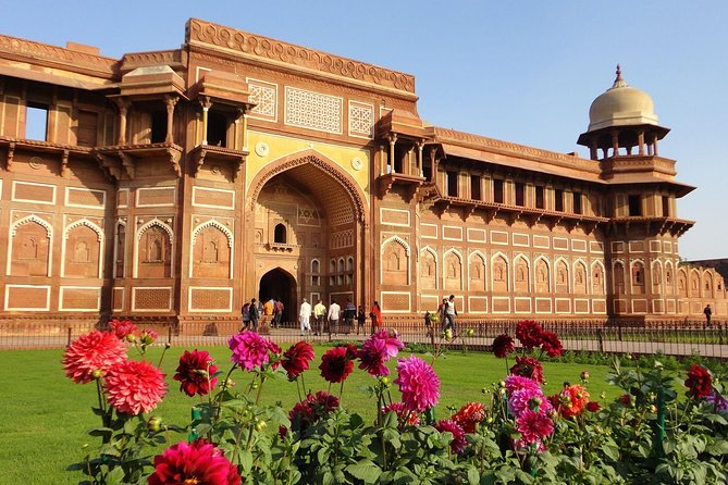 India Golden Triangle Tour 03 Nights 04 Days with Accommodation - Day 1 in Delhi: India Gate, Qutub Minar, Jama Masjid, and a Calm Break