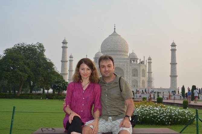 Indian Golden Triangle with Varanasi - Agra at sunrise: Taj Mahal, timed for impact