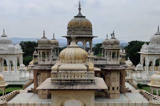 Jaipur City Day Trip from Delhi with Buffet Lunch - Hawa Mahal: the 957-window facade and how to see it well