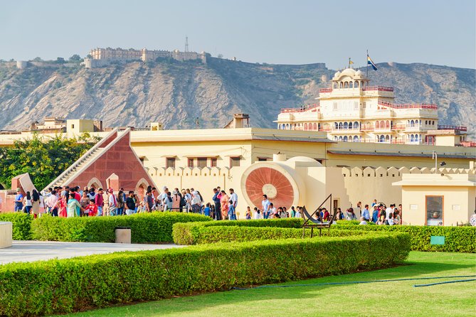 Jaipur Day Trip from Delhi by Car or Train – All Inclusive - Hawa Mahal: the photo spot that needs an explanation