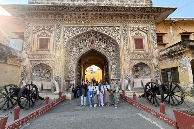 Jaipur: Full Day City Highlights Tour with Tour Guide - How This 6–7 Hour Jaipur Highlights Day Stays Manageable