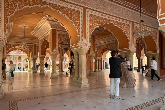 Jaipur: Full Day City Highlights Tour with Tour Guide - Amber Fort: The Right Amount of Time for Sheesh Mahal