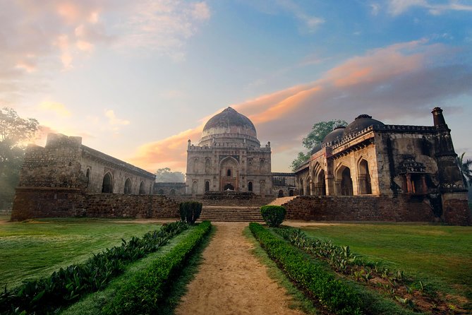 Lodhi Garden Heritage Walk - Rajiv Chowk pickup: easy start, fewer headaches