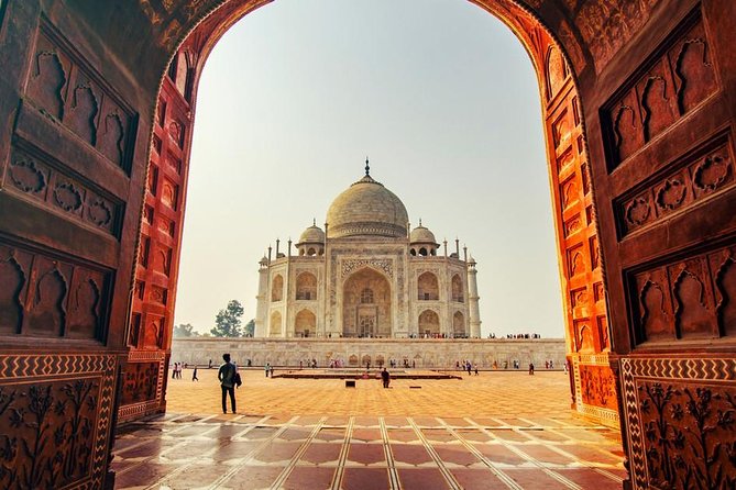 Luxury Golden Triangle Tour with Oberoi Hotels - Delhi on your first full day: India Gate as a smart opener