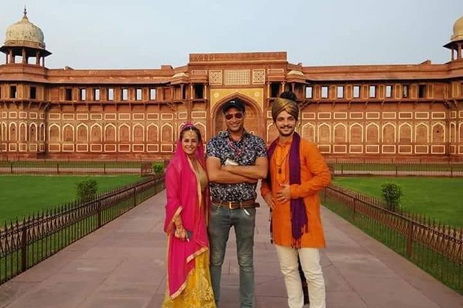 Luxury Taj Mahal Tour By Luxury Car From Delhi With 5 Star Lunch - Courtyard Agra Lunch at a 5-Star Hotel: Where the Day Resets