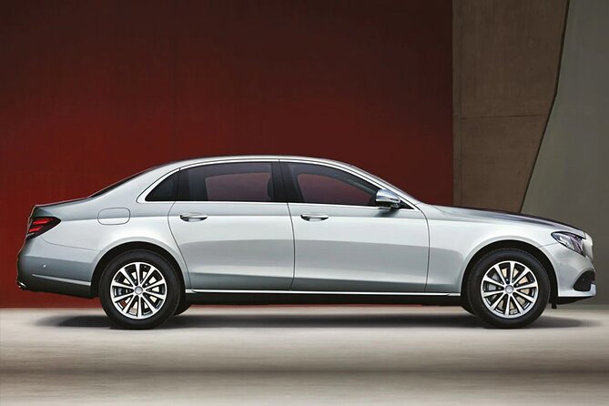 Luxury Taj Mahal Tour by Mercedes - BMW - Audi - Morning Pickup From Delhi: Comfort Plus Time-Saving