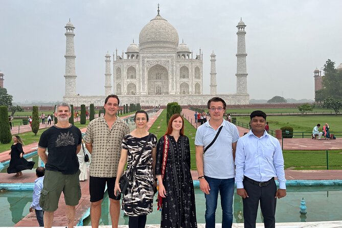 Luxury Taj Mahal Tour by Mercedes - BMW - Audi - Getting to the Taj Mahal at 10:00: Your Best Chance for Great Light