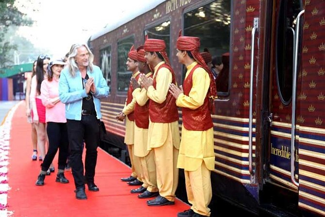 Luxury Taj Mahal Tour By SUPERFAST Train From Delhi - The early 6:30 AM pickup and the 8:00 AM superfast departure