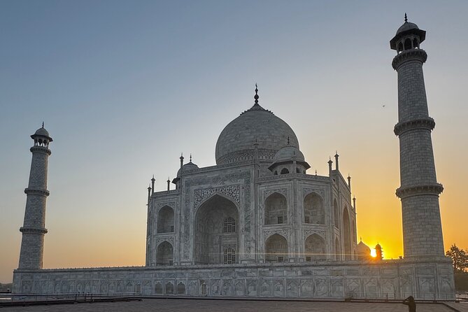 Luxury Taj Mahal Tour By SUPERFAST Train From Delhi - 3:30 PM local markets: handicrafts and practical shopping time