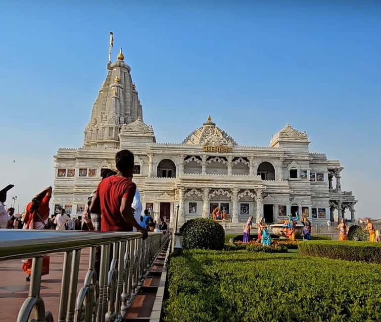Magical Mathura Vrindavan Tour: Krishna's Homeland - ISKCON Temple (Krishna Balaram Mandir): a calmer pause