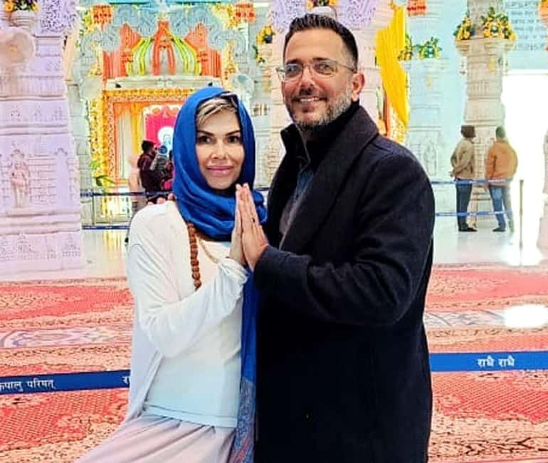 Magical Mathura Vrindavan Tour: Krishna's Homeland - Private chauffeur and a real guide: value beyond transport