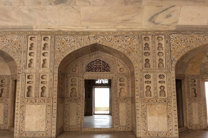 Mixed India Tour that Show Different Taste, Culture, Food, Heritage and wildlife - Entering The Golden Triangle, Then Detouring Into Tiger Country