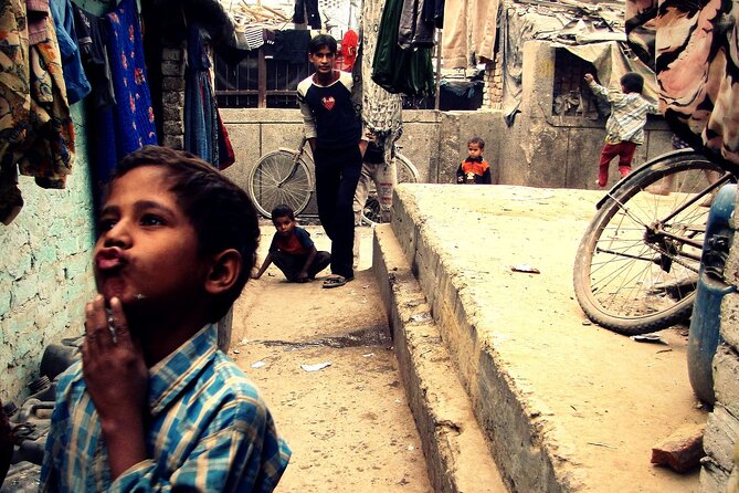 Moral Slum Tour in Delhi with hotel pickup & drop - Sanjay Colony in Okhla Vihar: the real-life neighborhood portion