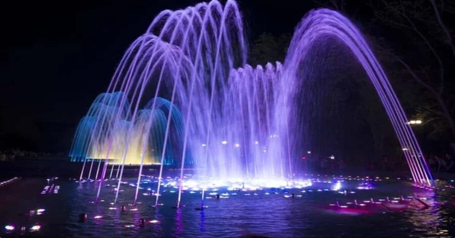 New Delhi: Akshardham Temple Light Show with Custom Add-Ons - Inside Swaminarayan Akshardham: Gardens, Exhibitions, and Sacred Rules