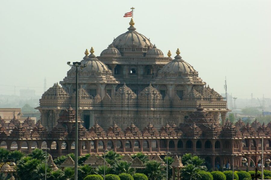 New Delhi: Akshardham Temple Tour with Water and Light Show - Delhi Traffic, Private Transport, and Why It’s Worth Paying For