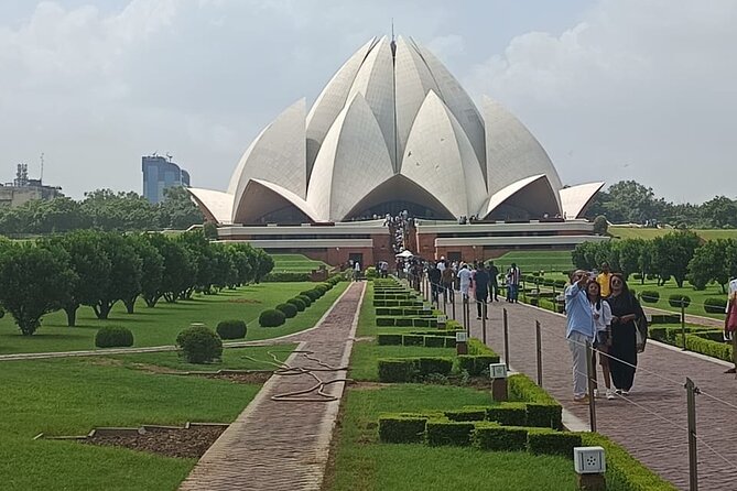 New Delhi and Old Delhi Tour Full Day - Qutub Minar: UNESCO Views and Photo-Ready Angles