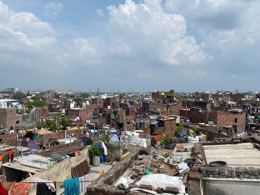 New Delhi - Ethical Sanjay Colony Slum Tour with Local guide - Temple visit and faith: why religion shows up in daily survival