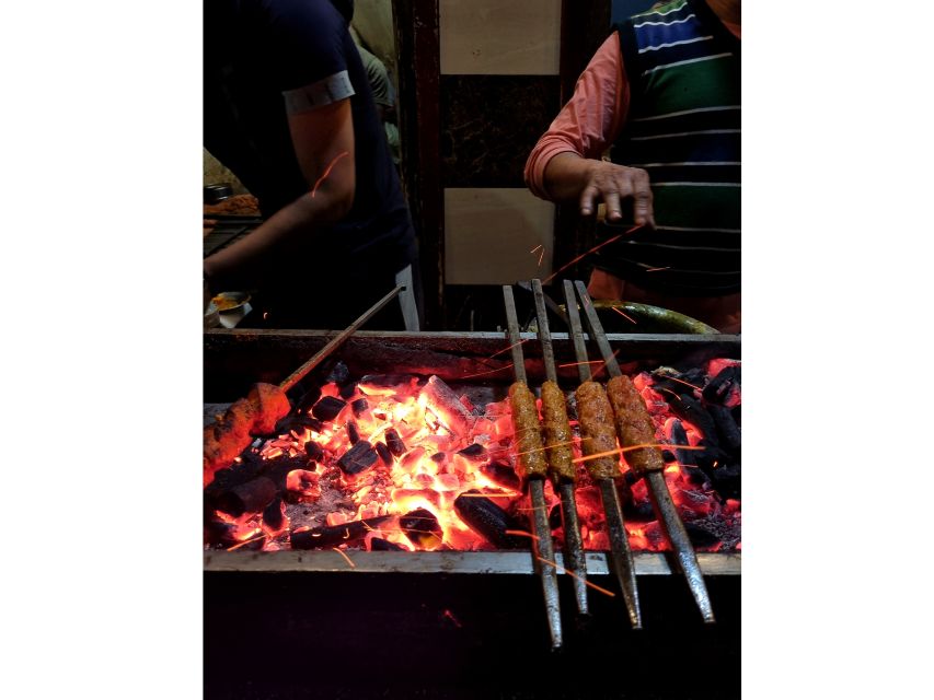 New Delhi: Guided Night Photography & Heritage Tour of Delhi - Safdarjung Tomb and Sabz Burj: Where the Night Stops Feel Worth It