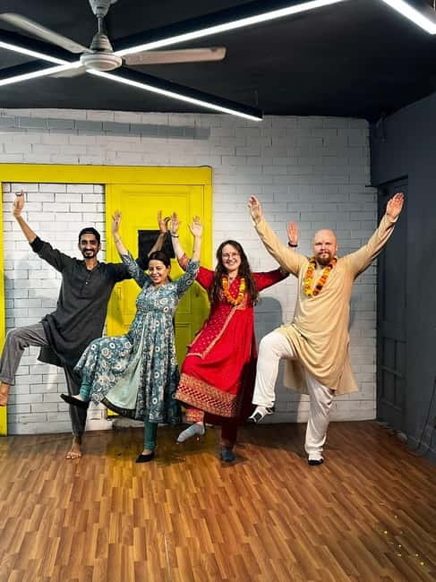 New Delhi: Namaste India Bollywood Dance Workshop - Private, English-Led, Beginner-Friendly: How the Class Feels