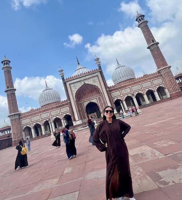 New Delhi: Private 5-Hour Sightseeing Tour with Hotel Pickup - Skip-the-line entry and why it matters with Delhi crowds