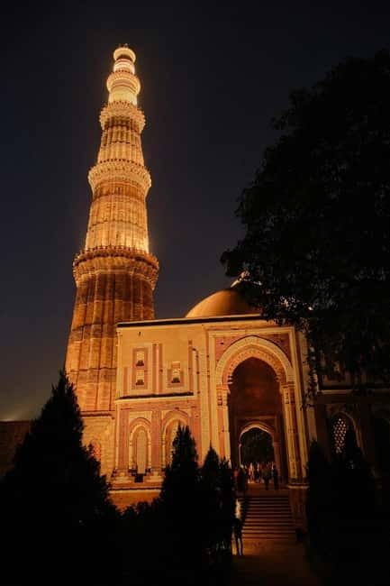 New Delhi: Qutub Minar Light & Sound Show Tour - The light, music, and water show: what you’re really paying for