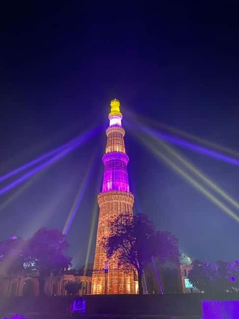 New Delhi: Qutub Minar Light & Sound Show Tour - The Qutub Minar complex walk: ruins, carvings, and major structures