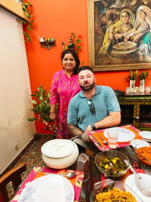 New Delhi: Traditional Indian Cooking Class & Market Visit - Entering Lubna’s Delhi Home: 1974 Haveli, Chai, and a Real Welcome