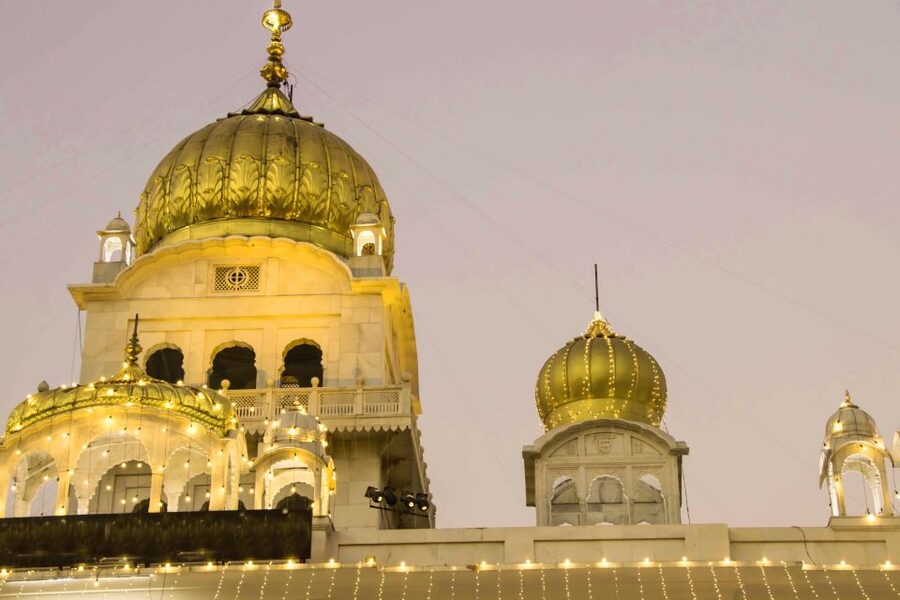 New Delhi: Walking Tour by Night - Rickshaw to India Gate: The Ride and the Photo Moment