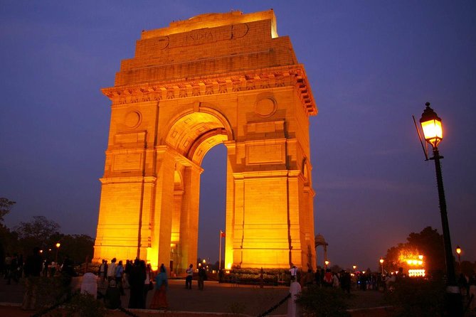 Night View of Delhi Tour - 4 Hrs - India Gate Photo Stop Plus Connaught Place: Two Ends of the Evening
