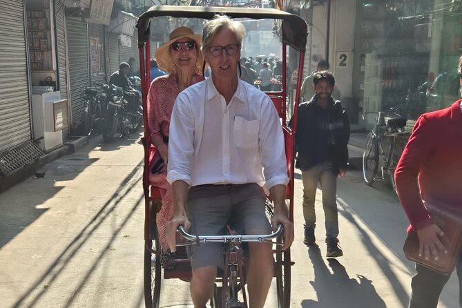 Old and New Delhi City Tour Full Day - Connaught Place: Where the Guide Helps You Eat Right