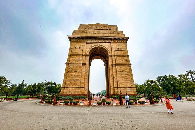 Old and New Delhi Delights Food, Culture and Heritage Tour - How the day is paced: 8 hours, tight stops, real contrasts