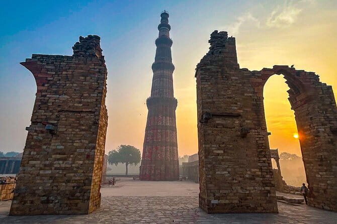 Old and New Delhi Delights Food, Culture and Heritage Tour - Chandni Chowk and the Old Delhi shopping mindset