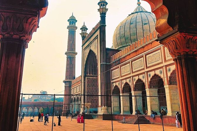 Old and New Delhi Highlights: Private Full-Day Tour - Jama Masjid plus a rickshaw ride: one of the most interesting segments